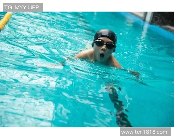 蝶泳对身心健康的全面促进作用与科学解析